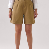 Bermuda Feminina Alfaiatada Com Pregas