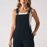 Macaquinho Feminino com Linho Decote Quadrado Preto