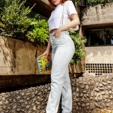 Calça Mom Cintura Alta com Bordados