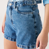 Short Feminino Jeans com Regulador